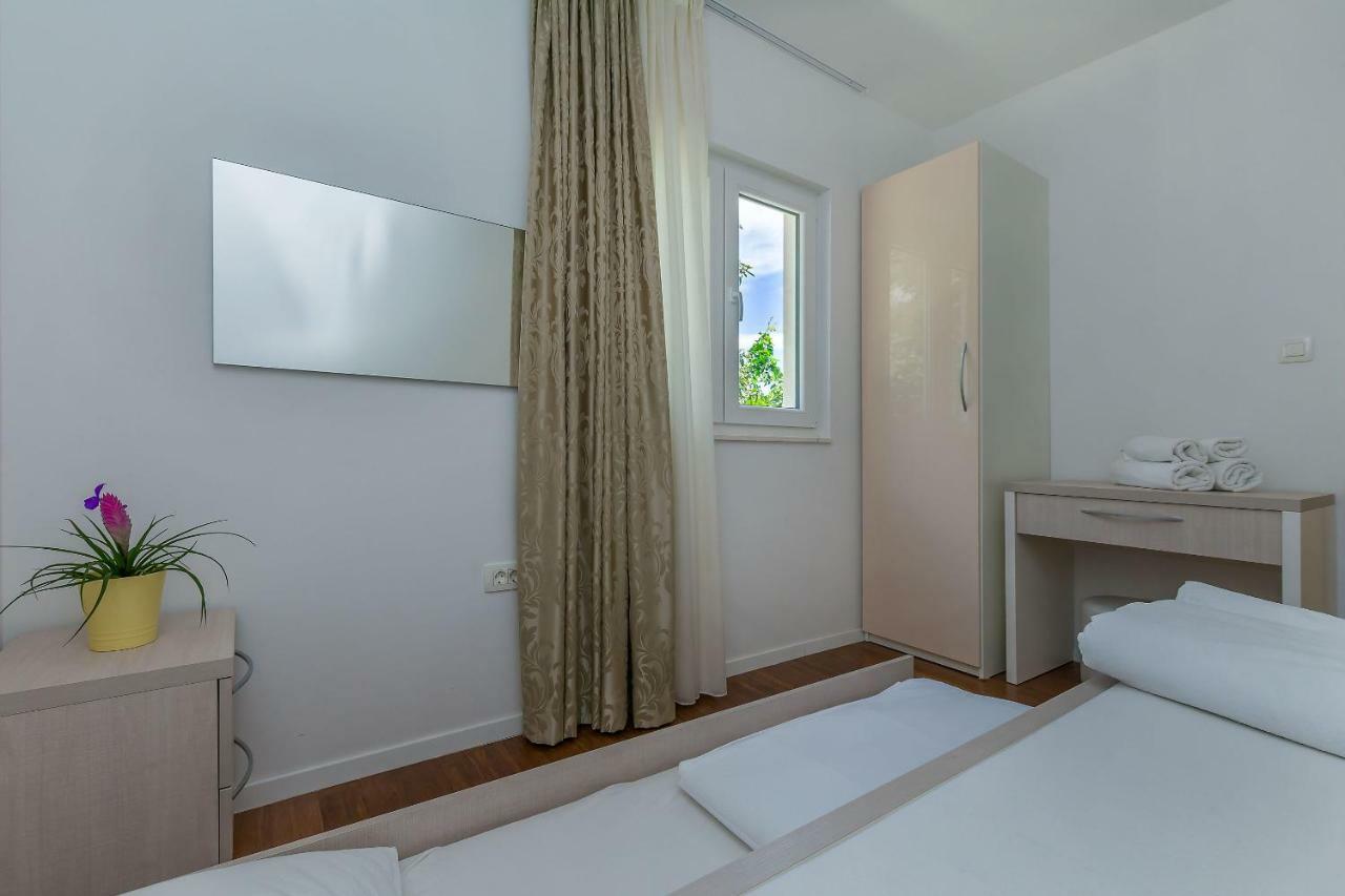 Apartments Villa Aquamarine Duće Kültér fotó
