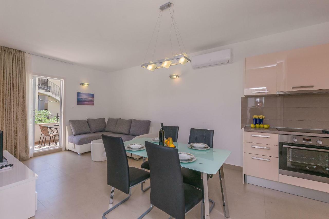 Apartments Villa Aquamarine Duće Kültér fotó