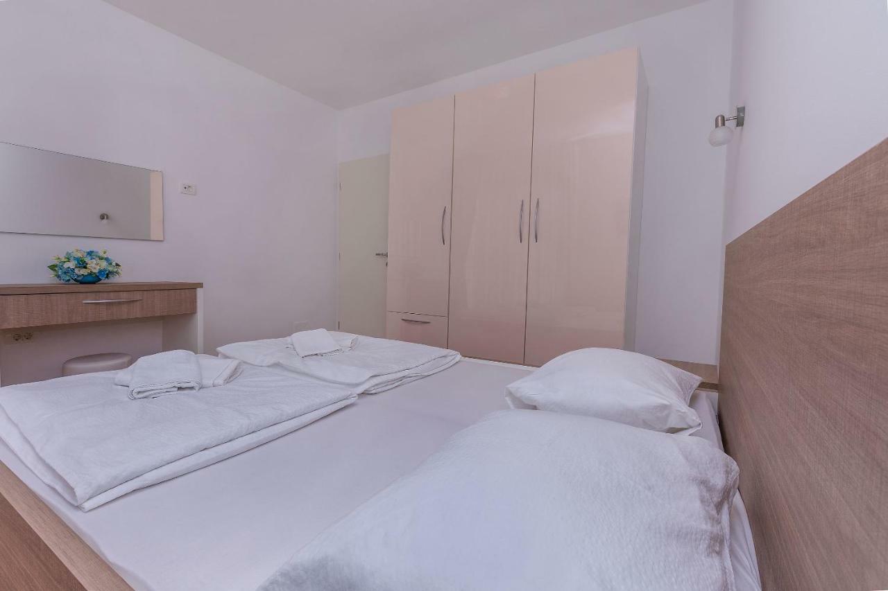 Apartments Villa Aquamarine Duće Kültér fotó