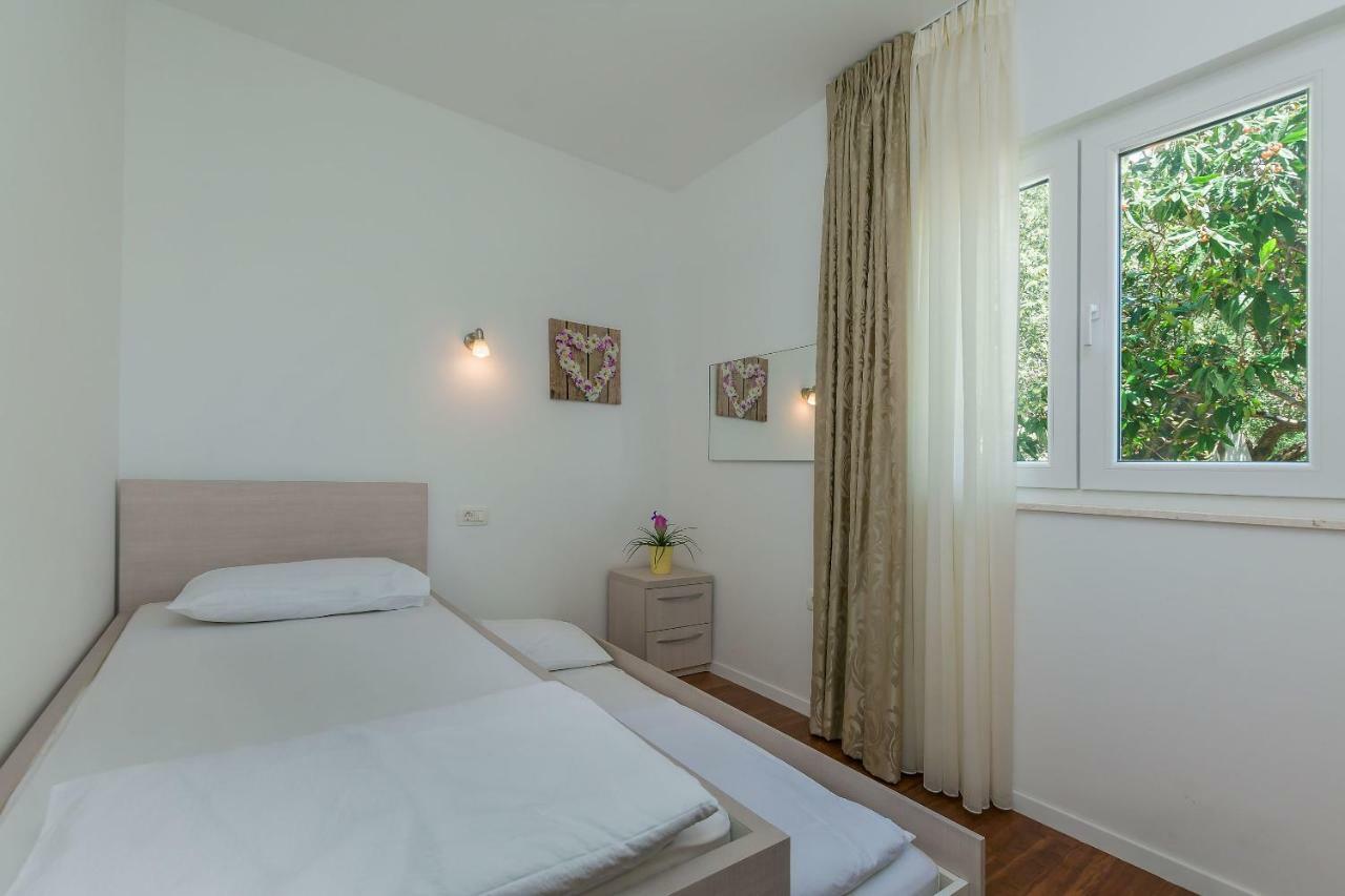 Apartments Villa Aquamarine Duće Kültér fotó
