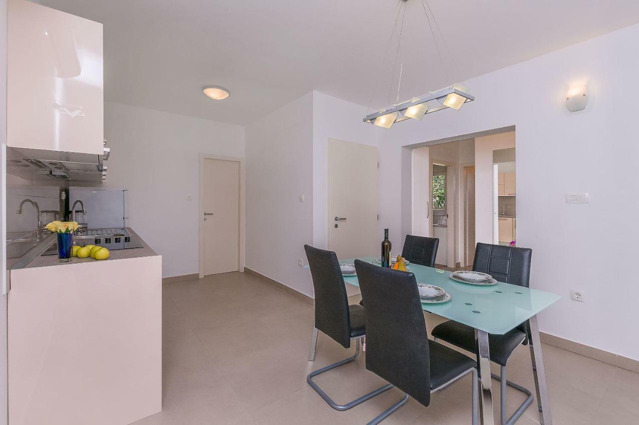 Apartments Villa Aquamarine Duće Kültér fotó