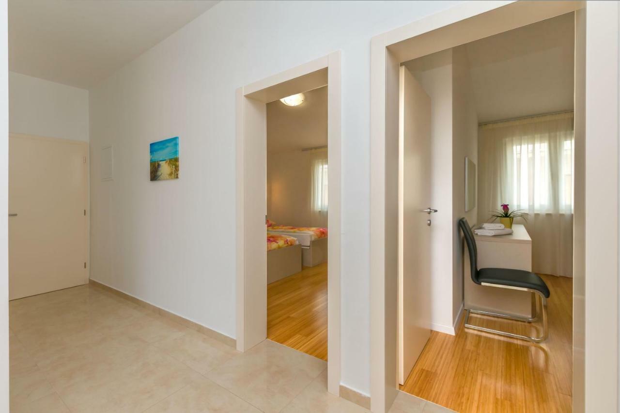 Apartments Villa Aquamarine Duće Kültér fotó